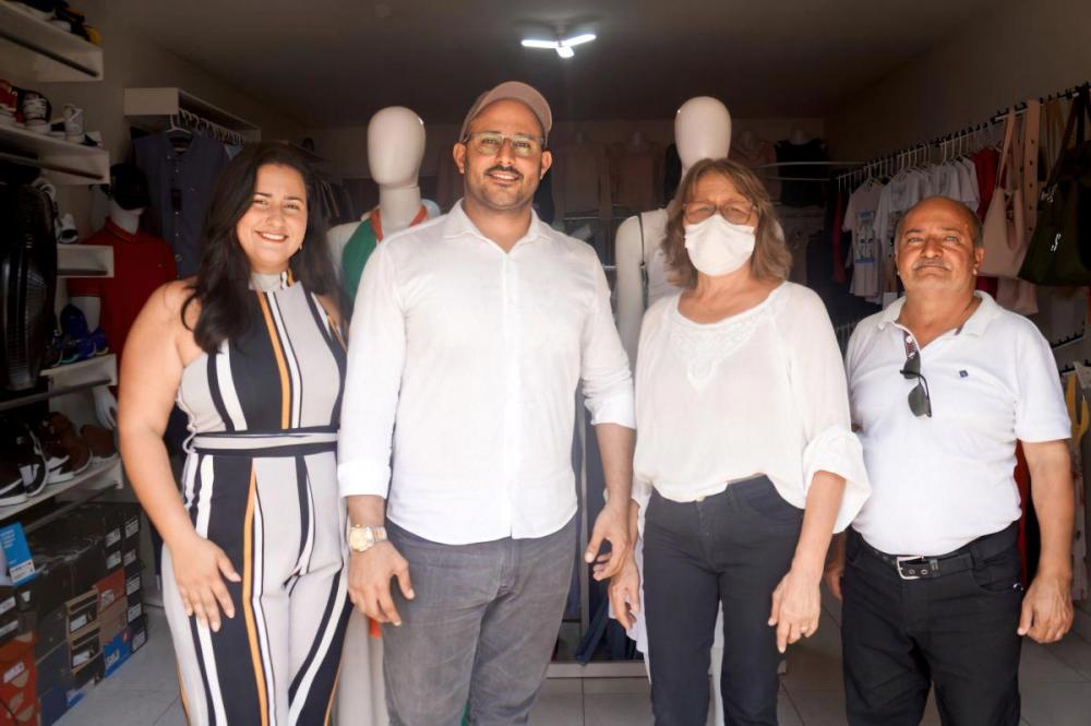 Grade inauguração da loja BarretoStore, em Atalaia.