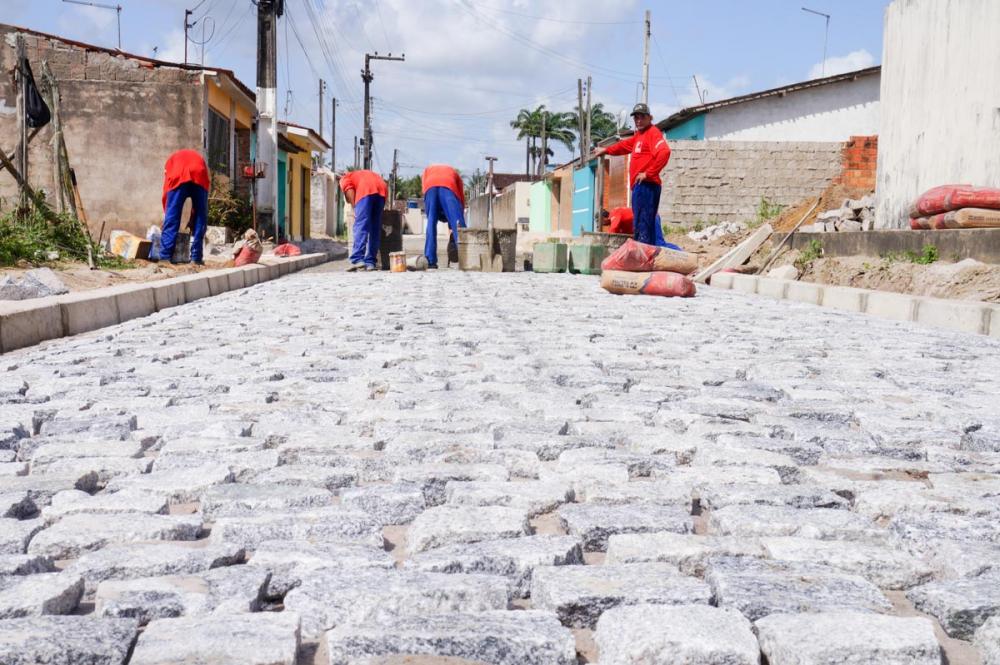 Pavimentação de ruas no Parque do Futuro I.