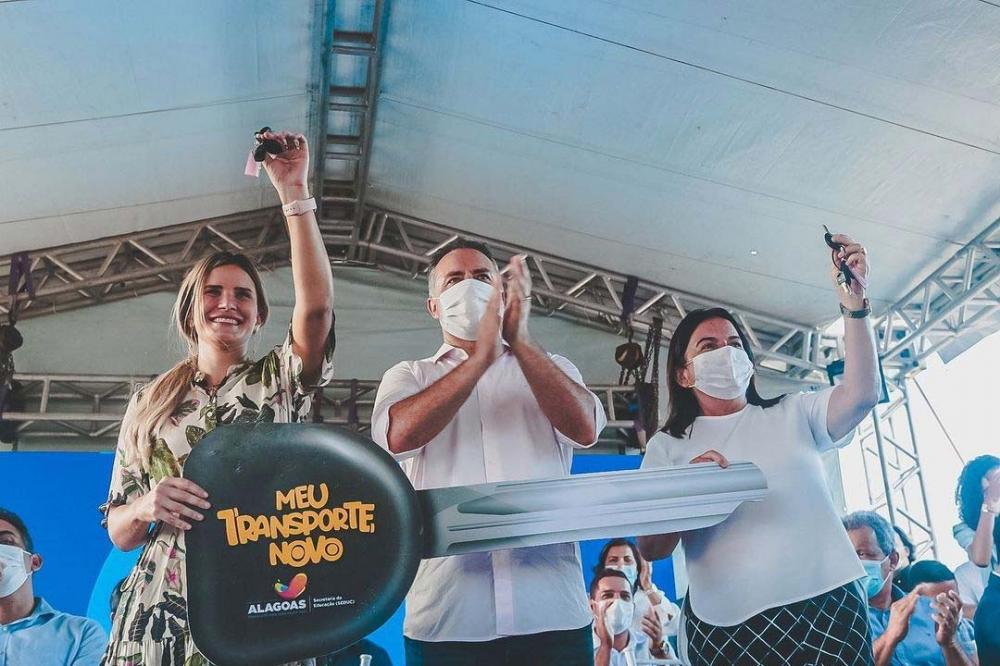 Prefeita Ceci Rocha, governador Renan Filho e deputada Fátima Canuto. Foto: Mariel Matias