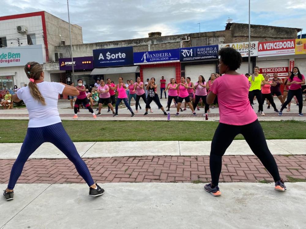 Aulão de dança em alusão ao Dia Internacional da Mulher.