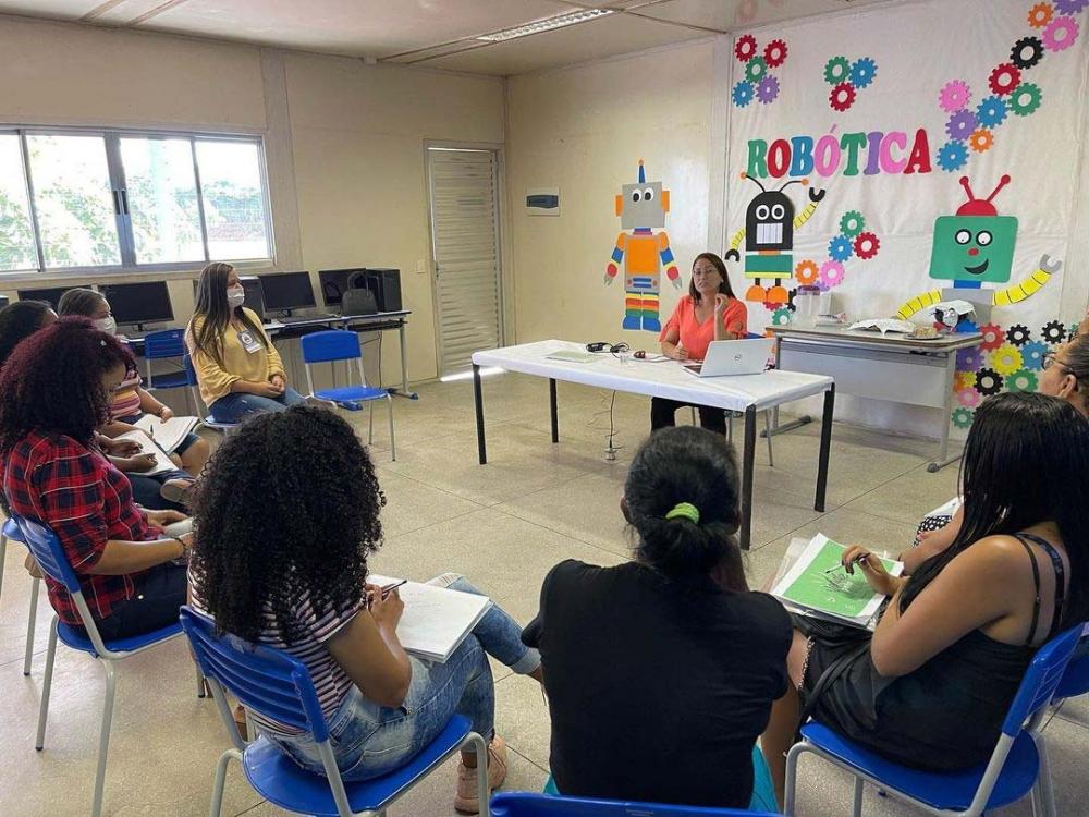 treinamento buscou atender mulheres empreendedoras que são beneficiárias de programas sociais em Atalaia.