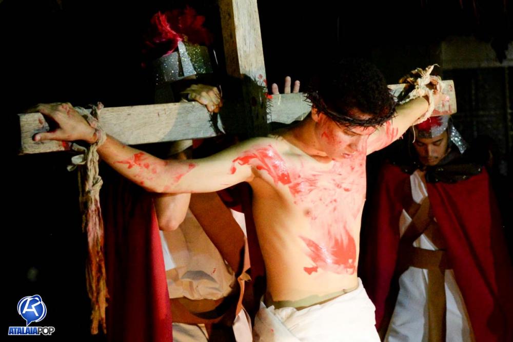 Encenação da Paixão de Cristo realizada por alunos do CEPP. 