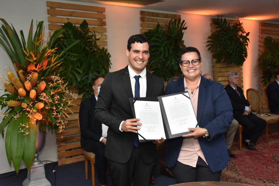 Isaac Montenegro e a procuradora-geral do Estado, Samya Suruagy.