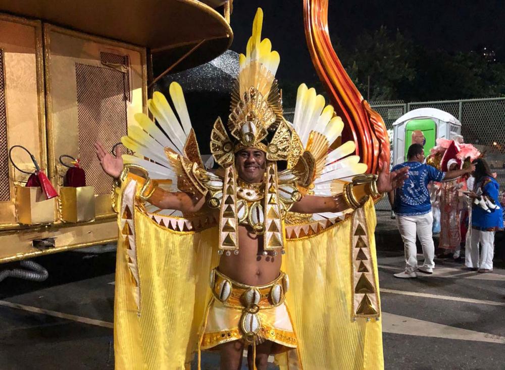 Dola Rocha é Atalaia presente na Sapucaí.