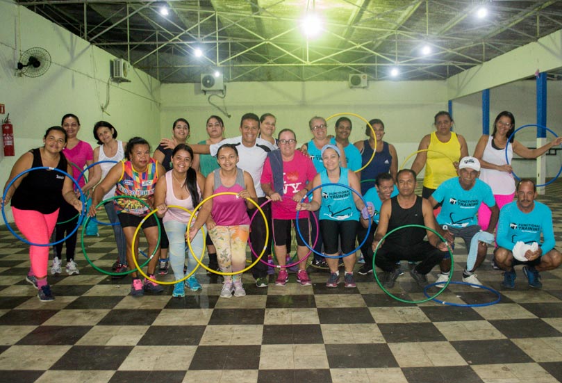 Alunos são orientados pelo professor de Educação Física, Ivanilson Araújo