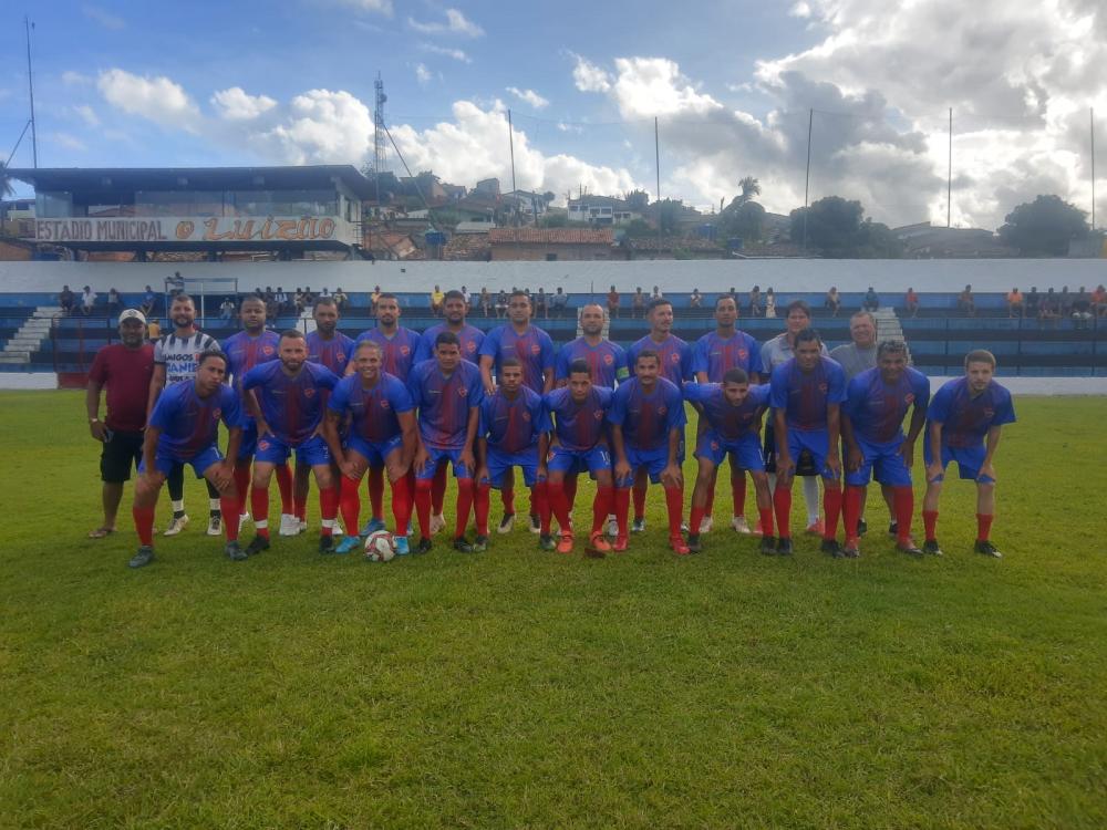 Equipe representa Atalaia na competição.