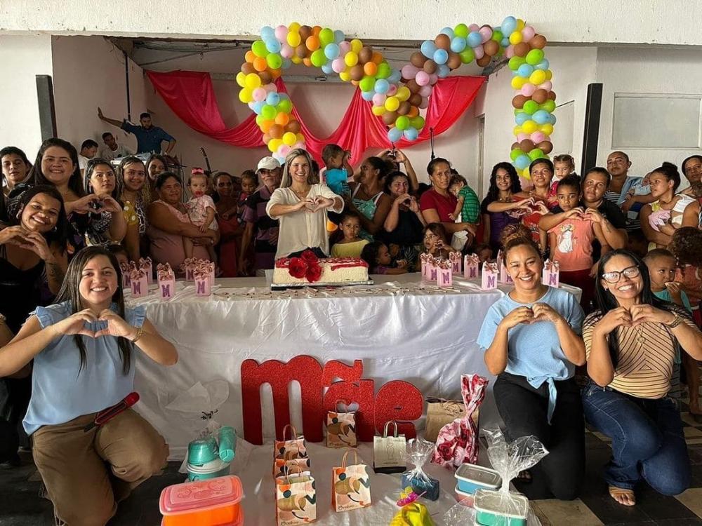 Prefeita Ceci Rocha participou da homenagem.