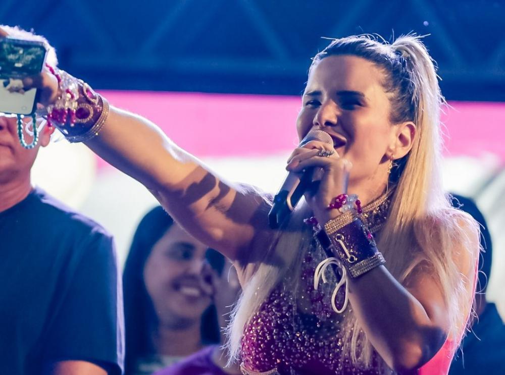 Prefeita anunciou atrações juninas em Atalaia.