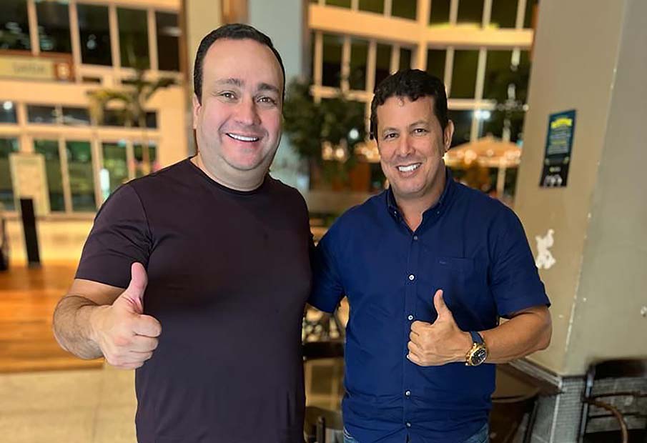 Pré-candidato a deputado federal, Gustavo Lima ao lado do vereador Anderson Medeiros. 