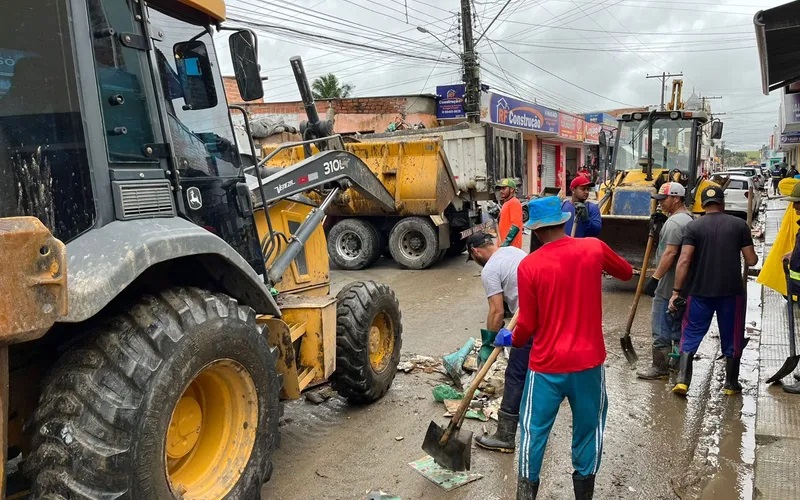 Prefeitura de Atalaia inicia limpeza no município, entrega donativos e contabiliza danos causados pelas chuvas / Foto: Assessoria