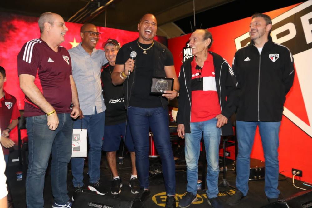 Aloísio Chulapa é Embaixador do Camarote dos Ídolos do Morumbi.