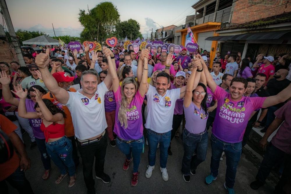 Caminhada mostra grande apoio dos atalaienses às candidaturas apoiadas pela prefeita Ceci Rocha.