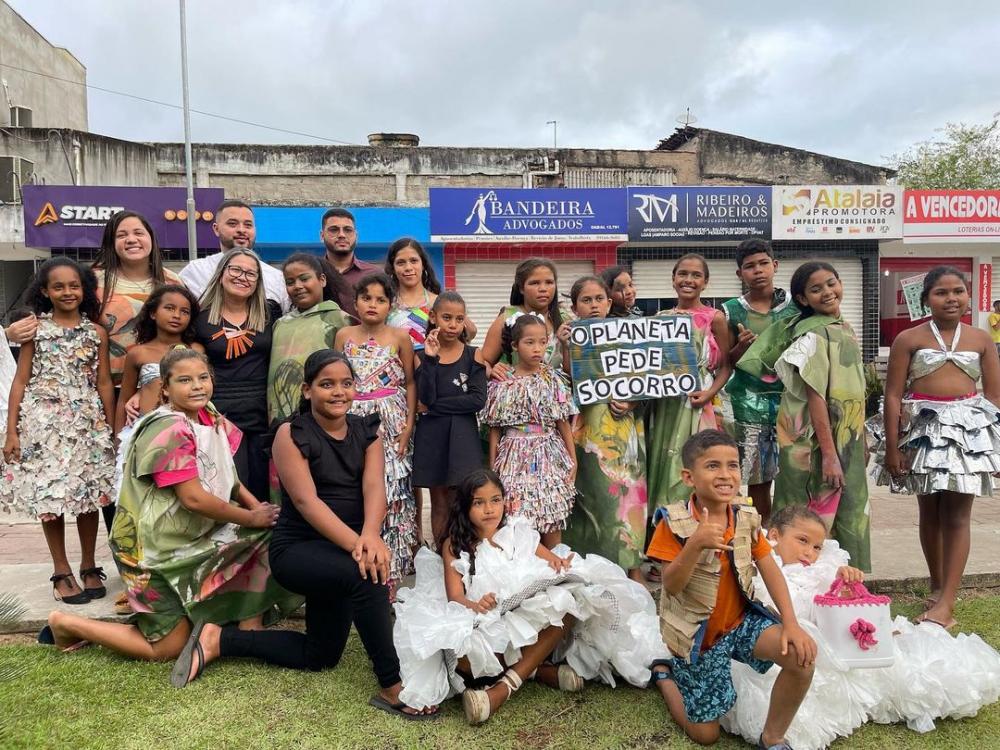 A secretária de Assistência Social, Valéria Araújo, esteve acompanhando todas as apresentações.