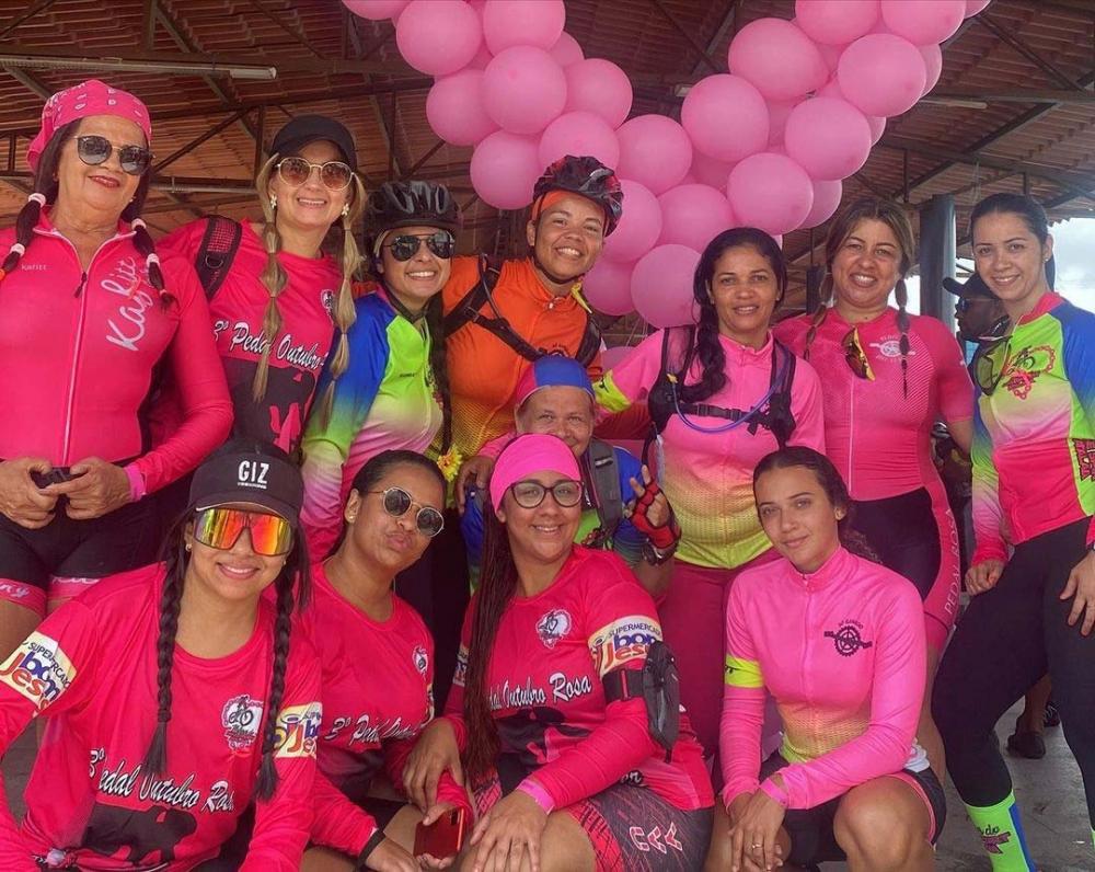 Mulheres do Grupo Bike Sport Atalaia realizaram a 3ª edição do Pedal Rosa. 
