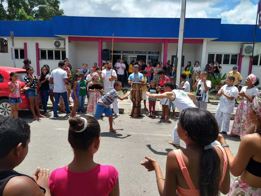 Apresentação cultural alusiva ao Dia da Consciência Negra é realizada por crianças e adolescentes do SCFV de Atalaia