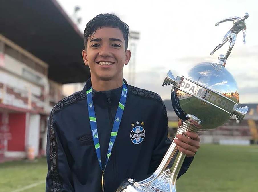 Jovem atleta Benjamin vem se destacando e conquistando títulos na base do Grêmio FBPA.