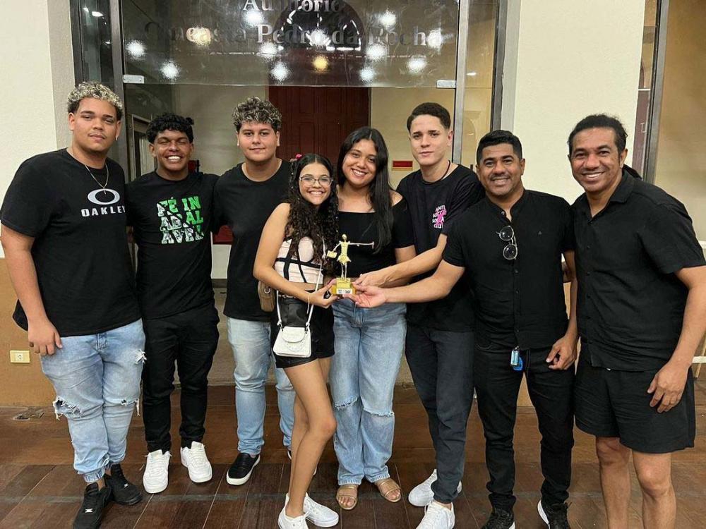 24º FETA: Grupo Atuar recebe estatueta na categoria Melhor Texto.