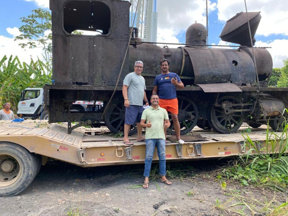 Prefeitura de Atalaia consegue retirada da Maria Fumaça para restauração e realocação em praça pública do município.