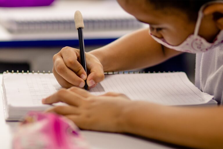 Prefeitura abre matrículas 2023 para rede municipal de ensino.