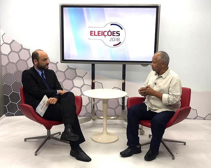 Professor Cícero Albuquerque é candidato ao Senado Federal pelo PSOL. 