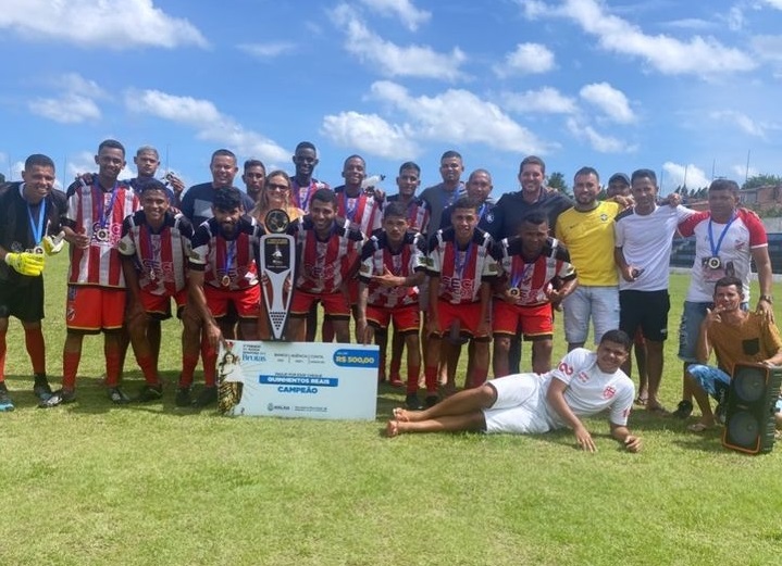 Secretária Joana D'arck esteve acompanhando o evento esportivo e participou da entrega da premiação.