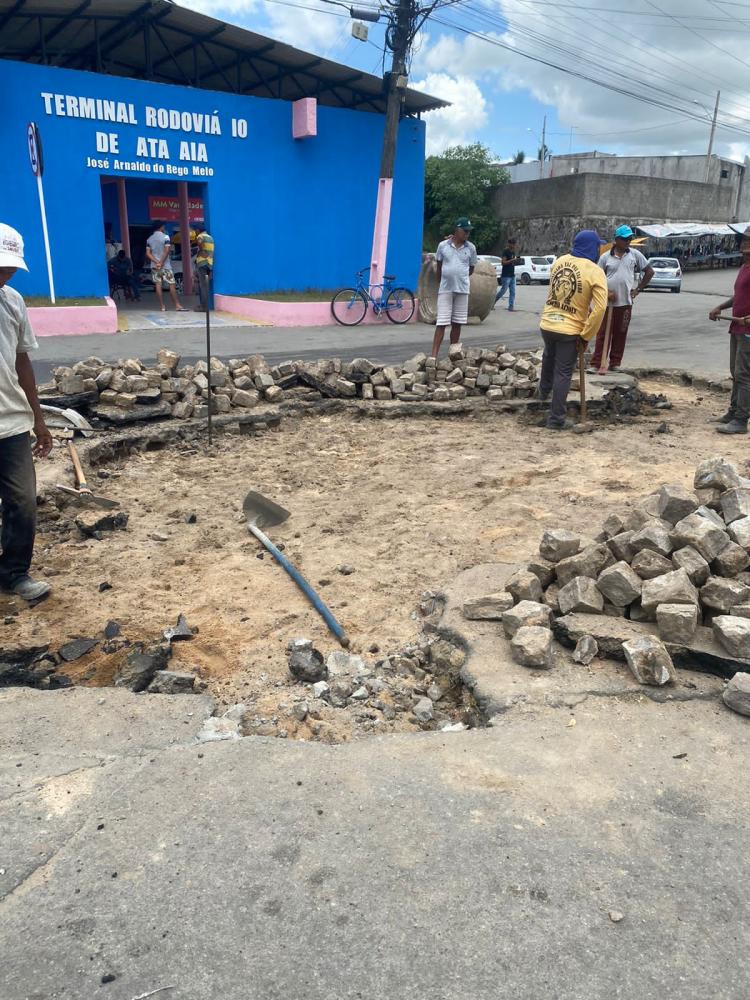 Vereador Neto Acioli teve Indicação atendida e obra de recuperação de asfalto foi iniciada nesta quarta-feira, 1º de março.