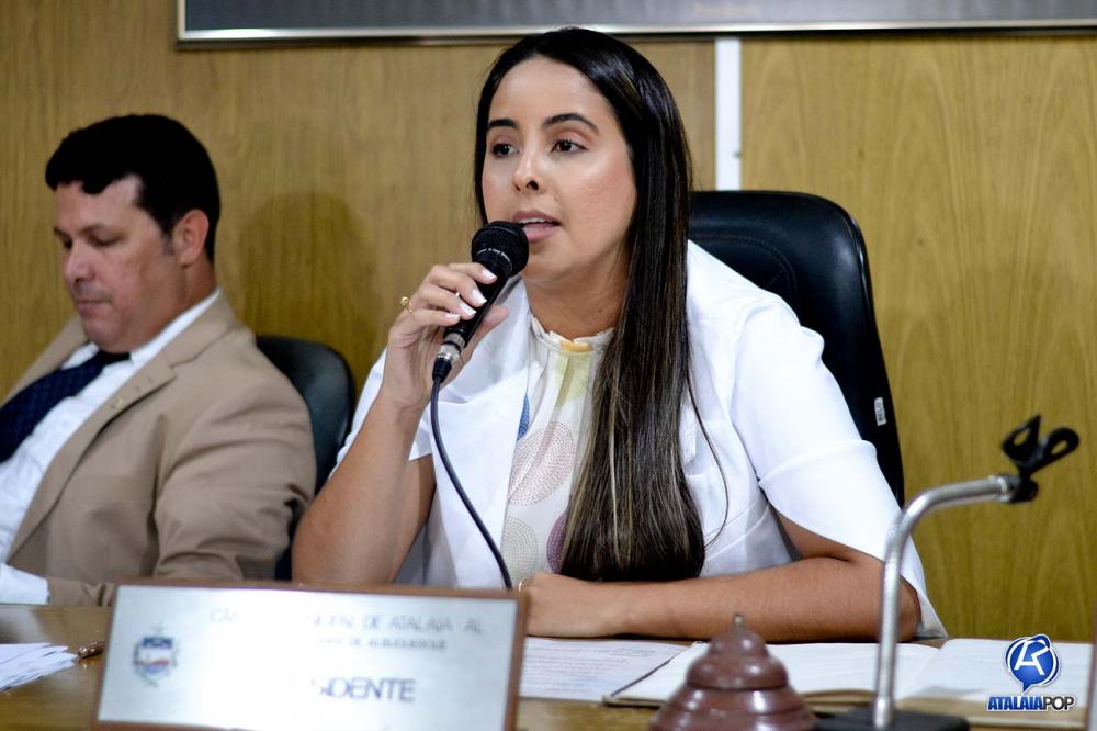 Vereadora Lays Melo (PSC), presidente em exercício.