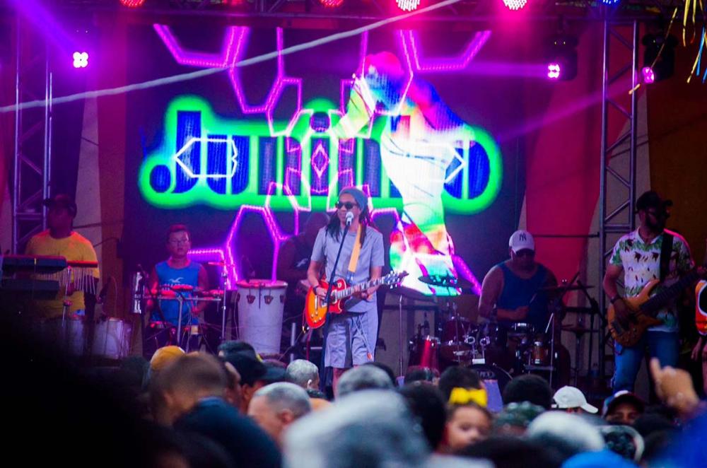 Juninho Love foi considerado a revelação do Carnaval 2023 em Alagoas.