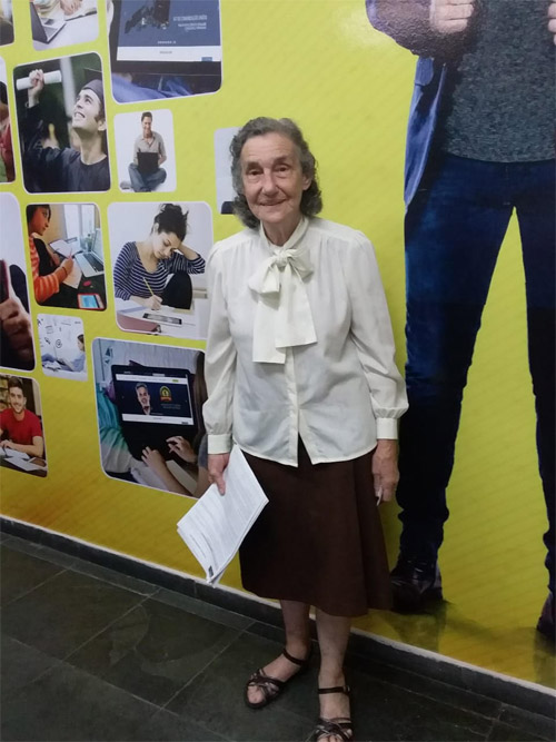 Layla Salmen Vale, de 86 anos é uma delas.