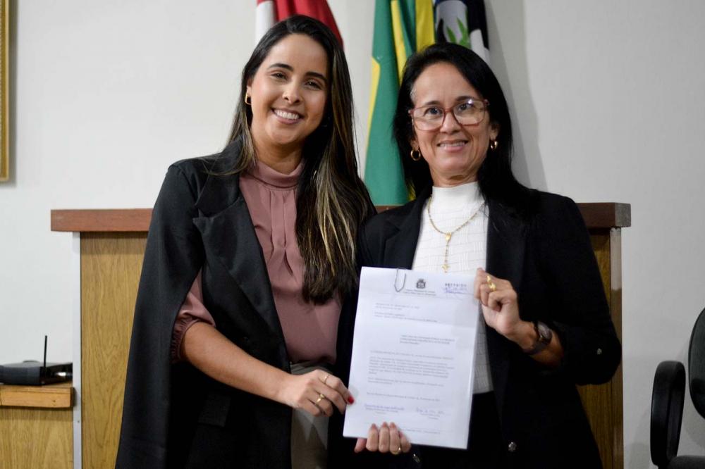 A proposta é de autoria das vereadoras Lays Melo (PSC) e Janaína do Cal (MDB).