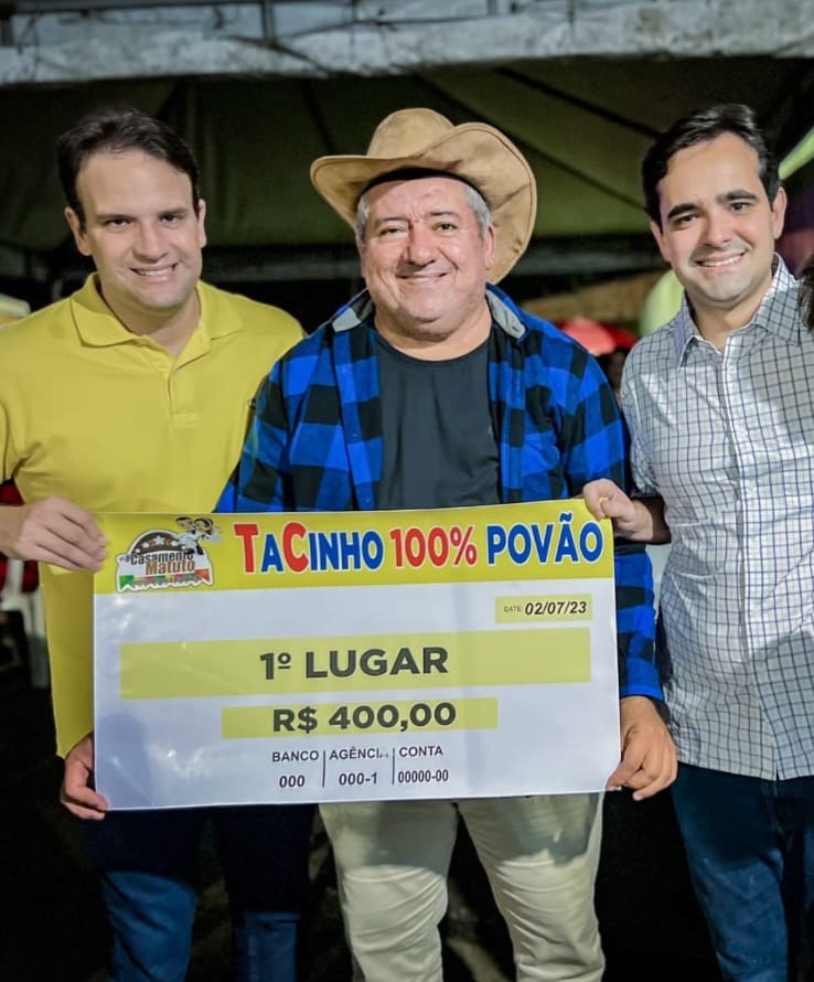 Vereador Tacinho ao lado do deputado estadual Leo Maia e do vereador de Maceió Zé Márcio Filho. 