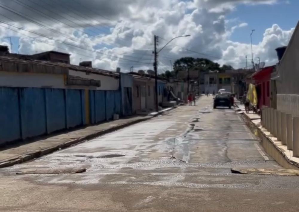 A Prefeitura Municipal tem realizado a limpeza das ruas e as aulas na rede municipal foram retomadas nesta quarta-feira (12).