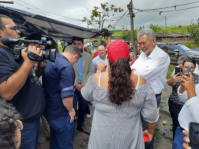 Débora Nunes, integrante do movimento, destacou a importância do papel da reforma agrária no país e apontou a criação da CPI como uma forma de criminalizar o Movimento Sem Terra.