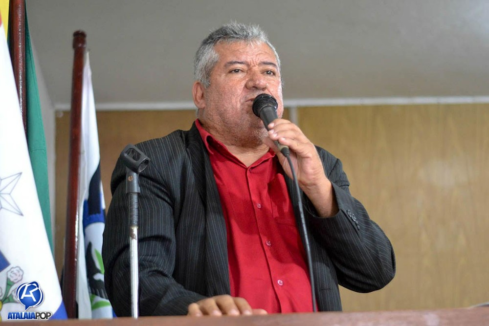 Vereador Tacinho solicita construção de praça pública no Distrito Branca.