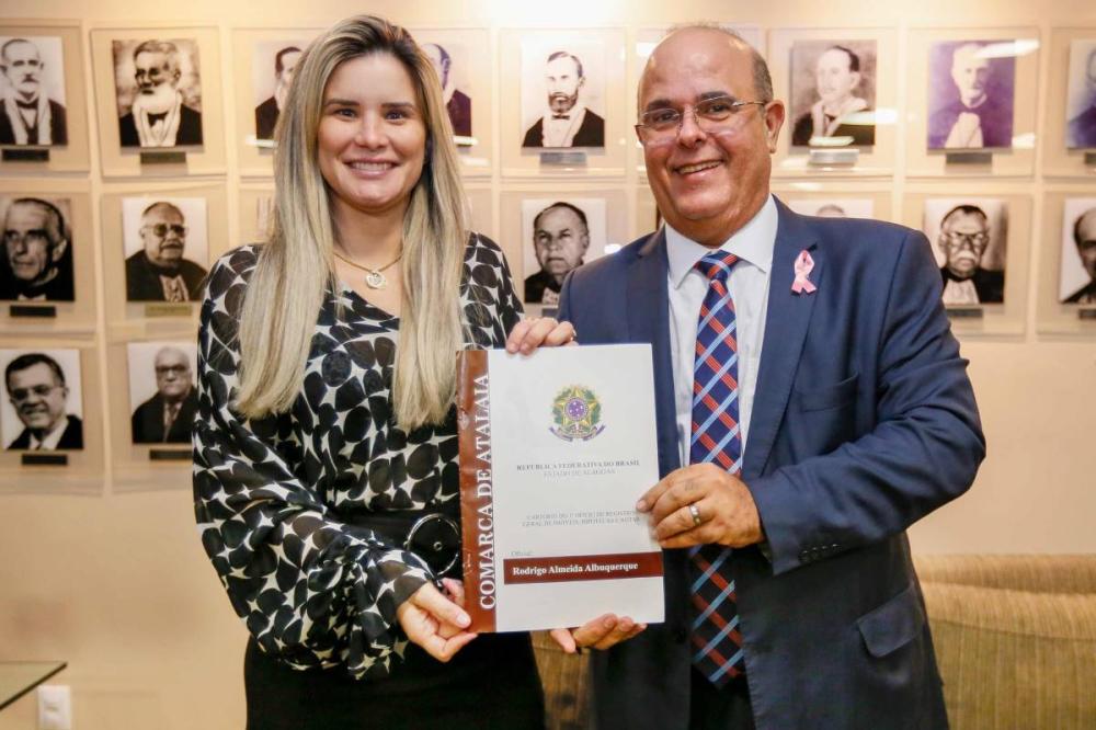 Prefeita de Atalaia, Cecília Herrmann e presidente do TJAL, desembargador Fernando Tourinho. Foto: Adeildo Lobo.