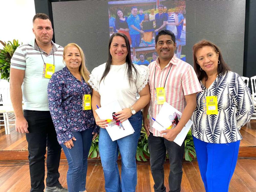  Atalaia esteve representada pela secretária de Cultura, Shirley Nogueira e pelo secretário-adjunto, Dola Rocha. 