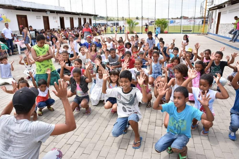 Muita alegria para as crianças da região.