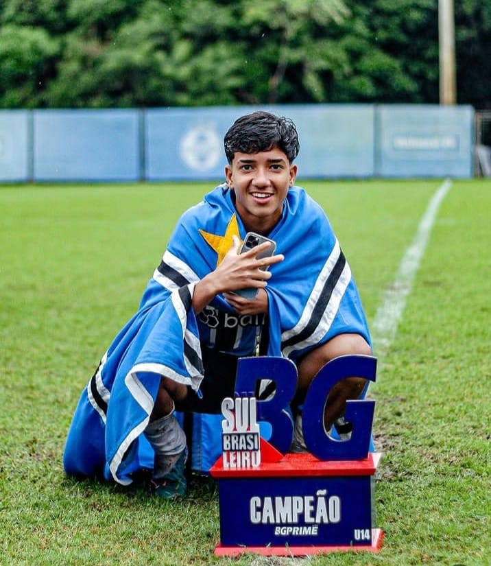 Benjamin conquista o tírulo do Sul-Brasileiro Sub-14 com o Grêmio.