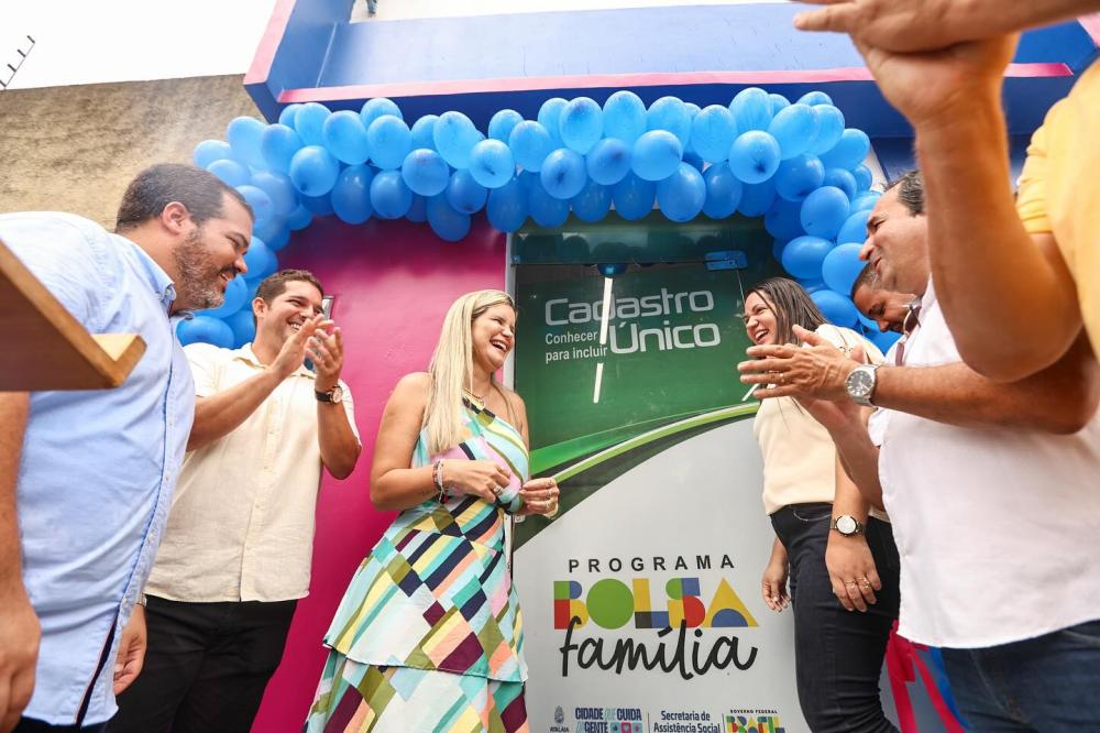 Prefeitura de Atalaia inaugura nova sede do Bolsa Família.