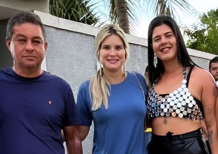 Bloco Óia Nóis Aí de Novo fez a alegria do Distrito Santo Antônio, nesta quarta-feira (14).