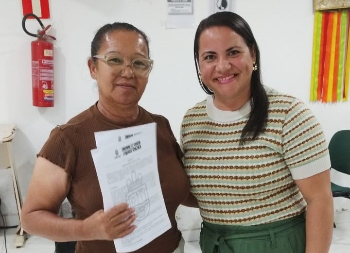 Presidente da AP3, Cida da Ouricuri, ao lado da secretária municipal de Cultura, Shirley Nogueira.