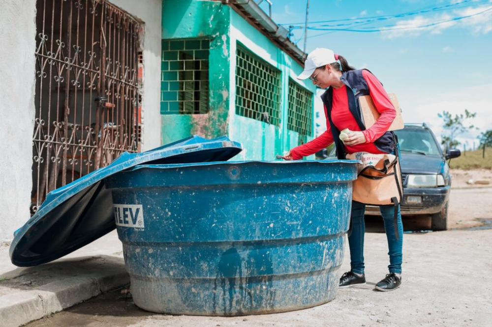 Agentes de endemias fazem visita no Parque do Futuro 2, em Atalaia.