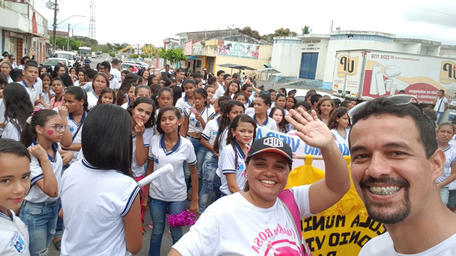 Escola Antônio Vieira realiza mobilização alusiva ao Outubro Rosa.