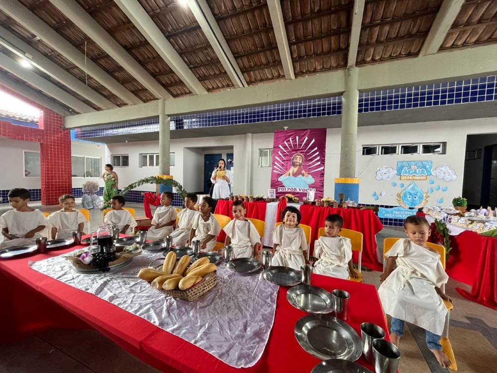 Centro Educacional Infantil Professor Gélio Malheiros, em Atalaia, promoveu nesta quarta-feira (27), uma celebração especial para comemorar a data. 