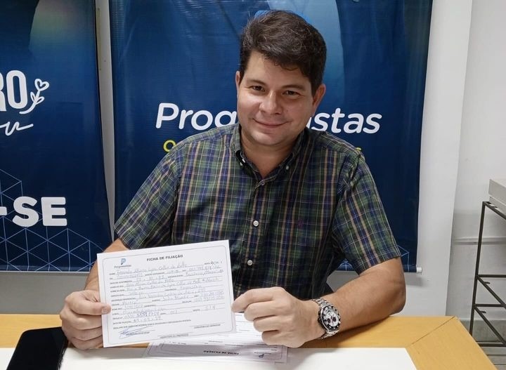 Fernando Lyra se filia ao PP e vai disputar vaga na Câmara de Maceió.