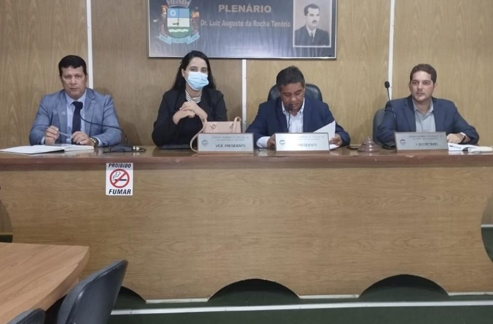 Câmara Municipal de Atalaia realizou três sessões extraordinárias para votação de projetos.