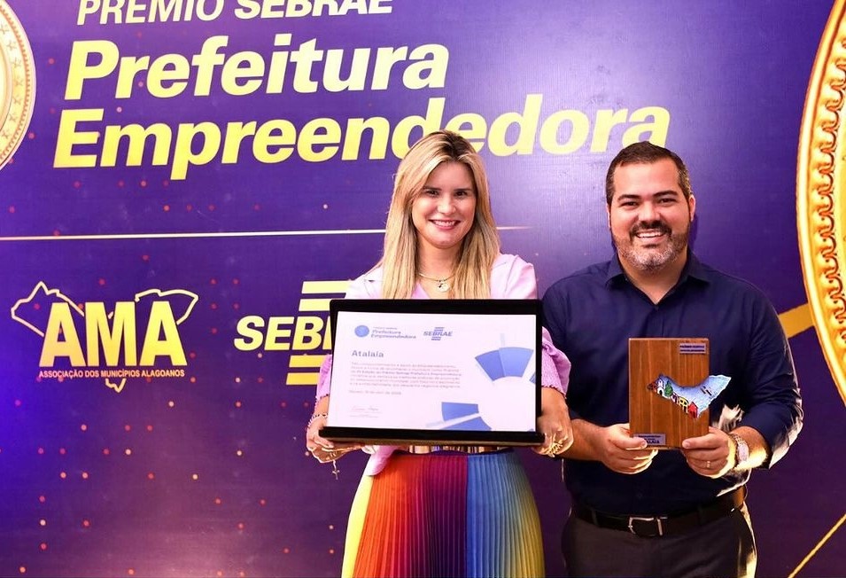 Prefeita Ceci recebe o Prêmio “SEBRAE Prefeitura Empreendedora” na categoria empreendedorismo na escola