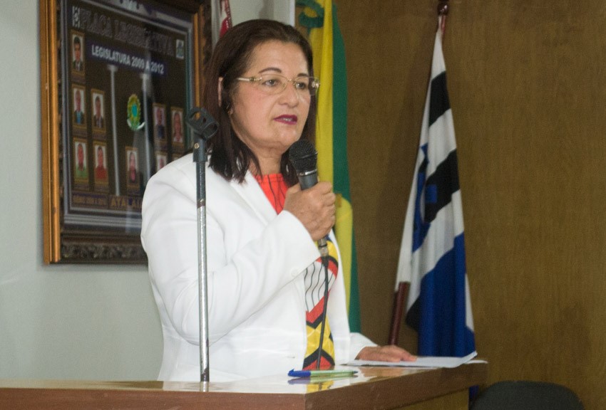 Vereadora Neide Miranda durante a sessão do dia 16 de outubro. 