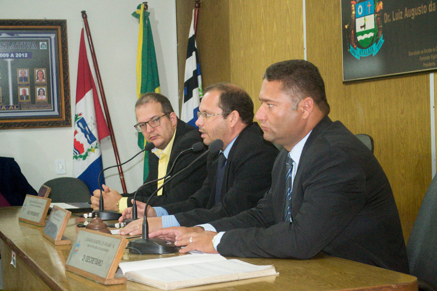 Sessão presidida pelo vereador Alexandre Tenório (PR)