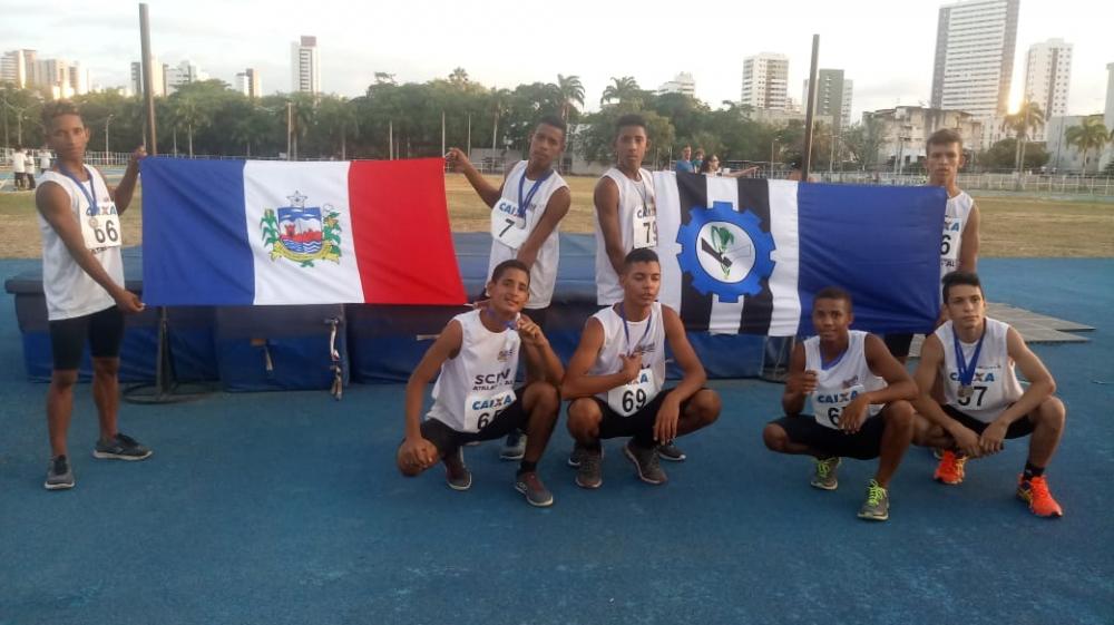 Jovens assistidos pelo SCFV de Atalaia levam bandeira de Alagoas e Atalaia para a competição em Pernambuco.
